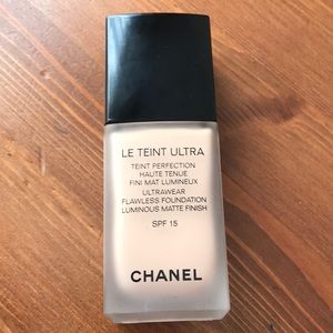 Chanel flawless foundation